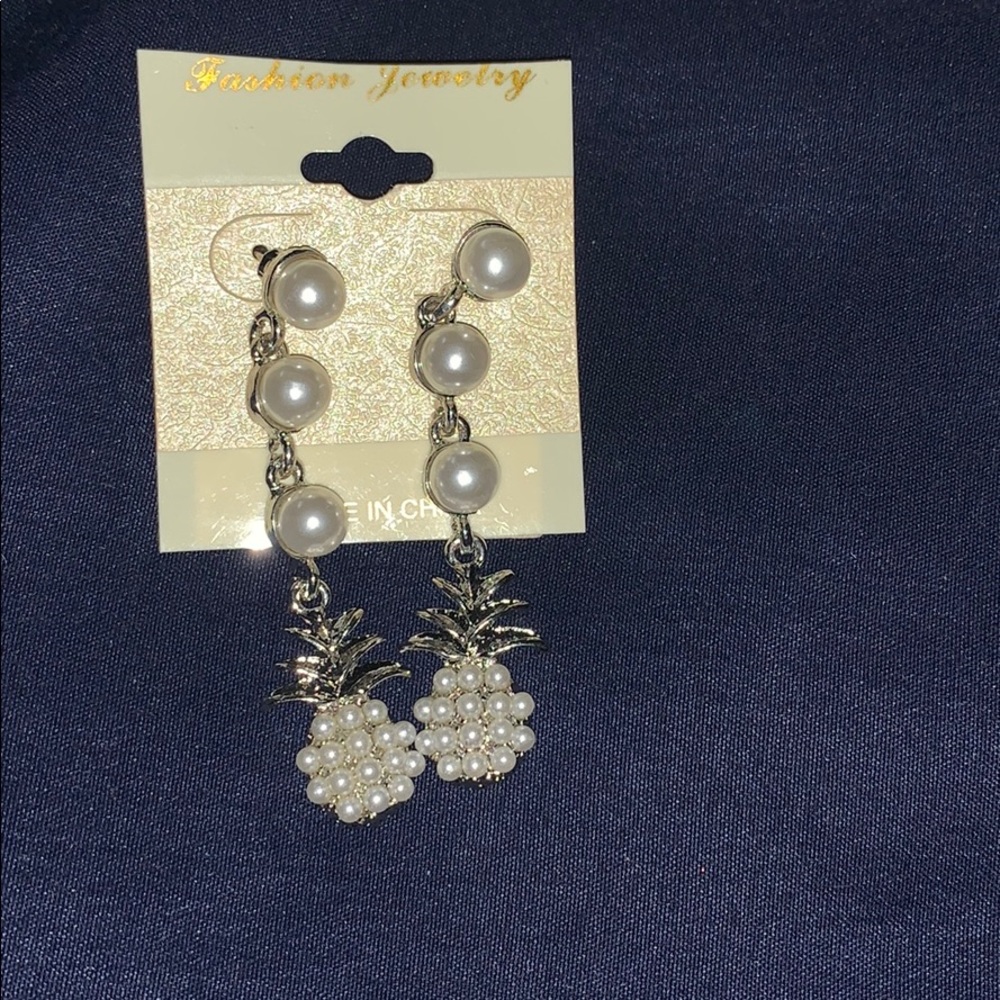 Earnings each one is 6 $